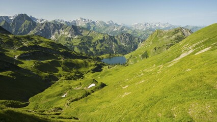 View from the Zeigersattel to Seealpsee lake, Höfats 2259m rear left, Allgäu Alps, Allgäu,...