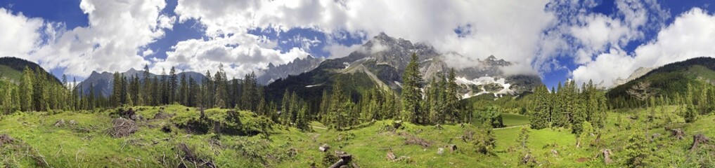 Fototapeta premium 360 ° mountain panorama with unuasual cloud formation, mountain forest and maple trees, Kleiner Ahornboden, Karwendel, Tyrol, Austria, Europe
