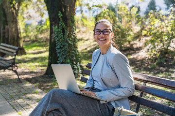 Obraz premium Daily life and routine of young businesswoman. Young business women working out of office building. Office worker female professional occupation expert outdoor.