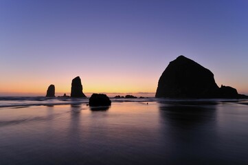 The famous Haystack Rock, monolith, solidified lava rocks at Cannon Beach, Clatsop County, Oregon, USA, North America