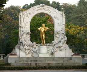 Obraz premium Johann Strauss Monument, Stadtpark, Vienna, Austria, Europe