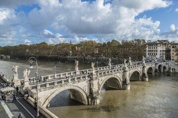 Obraz premium Ponte Sant'Angelo, Tiber with high water, Rome, Lazio, Italy, Europe