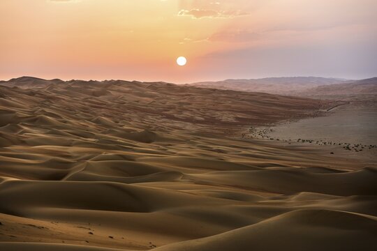 Sand dunes at sunset, Rub' al Khali or Empty Quarter, United Arab Emirates, Asia