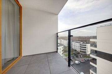 Balkon w nowoczesnym apartamencie © arteffect.pl