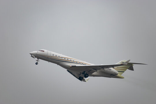G-OUEG Catreus Bombardier Global 6000 jet in Zurich in Switzerland 22.1.2025