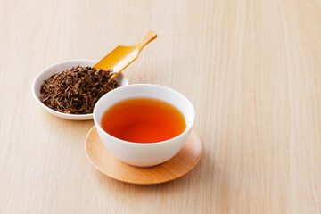 ほうじ茶　Hojicha, roasted green tea