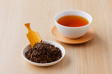 ほうじ茶　Hojicha, roasted green tea
