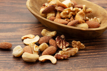 アーモンド、胡桃、ナッツの盛り合わせ