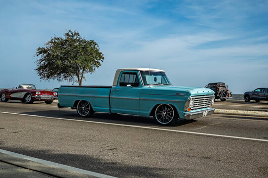1967 Ford F100 Fleetside Pickup Truck