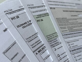 Pity, dokumenty, formularze podatkowe. Księgowość, rozliczenia i odliczenia podatkowe.