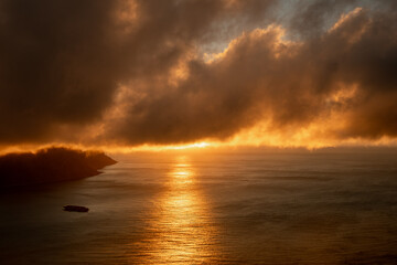 sonnenutergang hinter wolken 