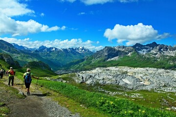 Obraz premium Austrian Alps - view from the path from Rüfikop to the Stuttgarter Hütte near Lech in the Lechtal Alps