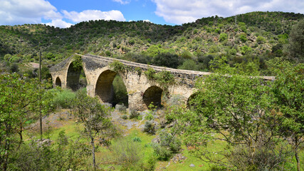 Fototapeta premium A view from the Historical Maiden's Bridge in Manisa, Turkey