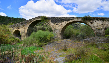 Fototapeta premium A view from the Historical Maiden's Bridge in Manisa, Turkey