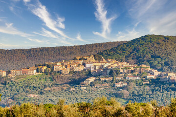 Obraz premium Panorama of Castagneto Carducci as seen from Donoratico Tuscany Italy