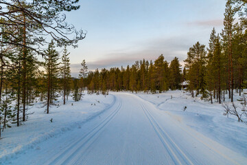 Obraz premium Beautiful winter landscape in Finnish Lapland around Akaslompolo, Finland