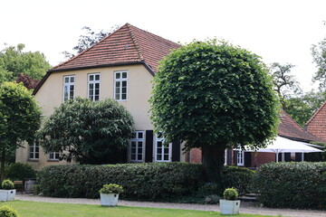 Blick auf Kloster Hude im Landkreis Oldenburg in Niedersachsen	