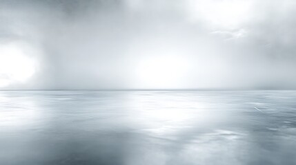 Obraz premium Serene Grey Sky Over Smooth Reflective Surface