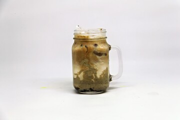 Enjoy the unique and refreshing taste of our Green Bean Iced Coffee. Made from fresh green coffee beans, this chilled beverage delivers a light, crisp flavor with subtle earthy notes.