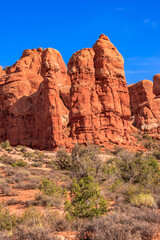 Fototapeta premium A rocky mountain range with a clear blue sky