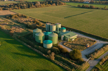 Biogasanlage aus der Luft Perspektive mit einer Drohne aufgenommen