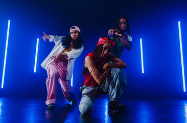 Fototapeta premium Group of hip hop dancer dancing together.