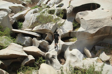 geossítio marmitas do rio carnaúba, no geoparque seridó, acari, rio grande do norte