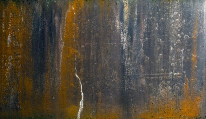 Verwitterung einer Betonmauer