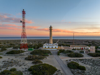 El faro de Sabinal en la reserva natural de Punta Entinas-Sabinar,  El Ejido, provincia de Almería, Andalucía, España. 