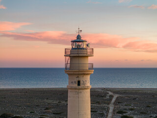 El faro de Sabinal en la reserva natural de Punta Entinas-Sabinar,  El Ejido, provincia de...