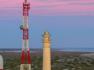 El faro de Sabinal en la reserva natural de Punta Entinas-Sabinar,  El Ejido, provincia de...