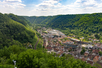 Fototapeta premium Blick auf Geislingen an der Steige von der Burg Helfenstein