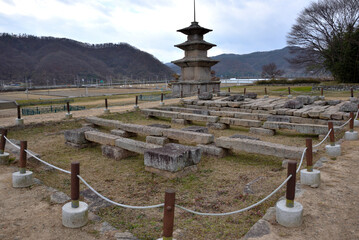 The East and West Three-story Stone Pagodas at the Gameunsa Temple Site in Gyeongju, Korea, are currently undergoing preservation treatment due to severe damage.