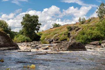 Obraz premium Howler Threshold on the Iset River, Kamensky city district, Sverdlovsk region