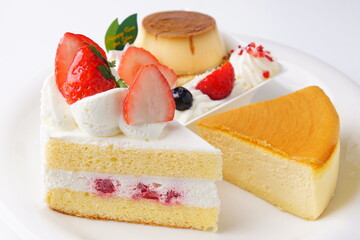 イチゴケーキ　チーズケーキ　プリン