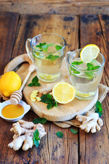 Heißes Ingwer-Zitronengetränk