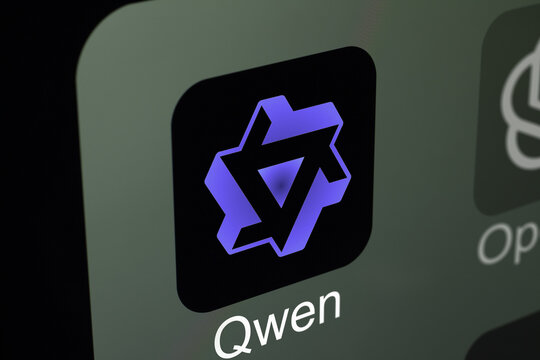 Qwen application model LLMs chat AI.