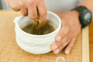 Barista make  Hojicha milk latte