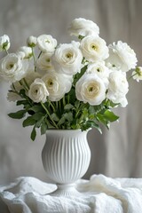 Obraz premium Flowers in White Vase