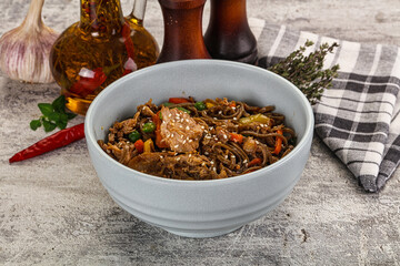 Soba with shredded pork and vegetables