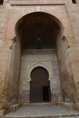 Naklejka premium Puerta de la Justicia em Granada na Espanha