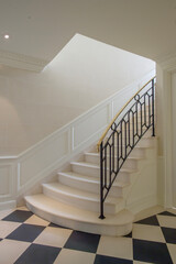 Escalier en marbre blanc