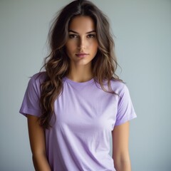 Obraz premium Woman's contemplative expression as she gazes thoughtfully with long wavy hair