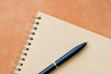 メモ帳とボールペン