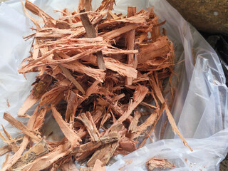 Putat bark that has been dried in a plastic container is usually used to mix traditional Indonesian drinks.