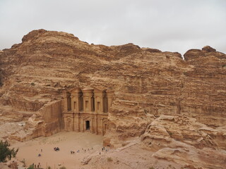 ヨルダン　ペトラ遺跡　エドディル