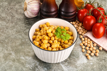 Canned chickpea in the bowl