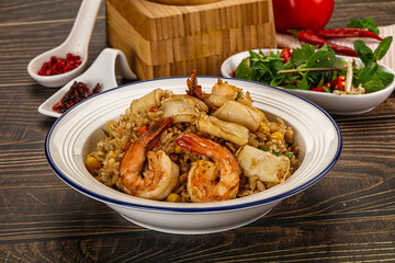Vietnamese fried rice with prawn and squid Kom Ran