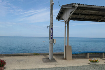 海に一番近い駅「下灘駅」の美しい風景