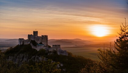 Obraz premium Romantic evenings at Europe�fs historic castles. 